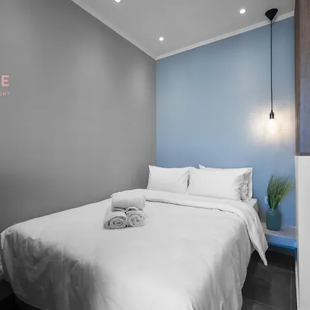 V1 Penthouse, Nilie Hospitality Mgmt * سالونيك