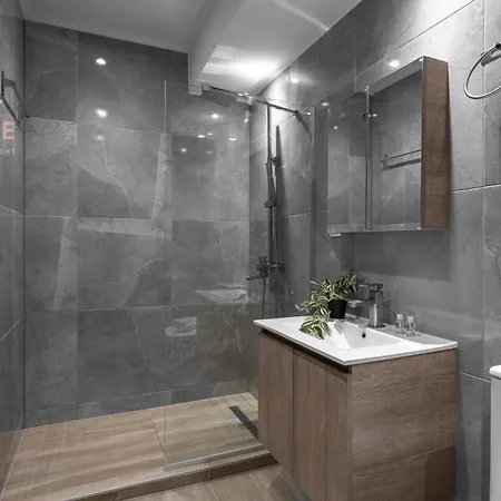 V1 Penthouse, Nilie Hospitality Mgmt Salonicco